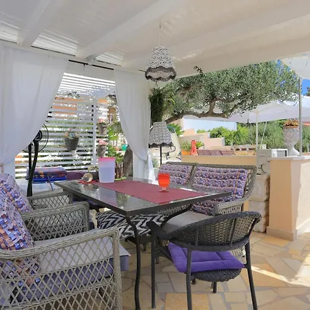 Apartments By The Sea Rastici, Ciovo - 5234